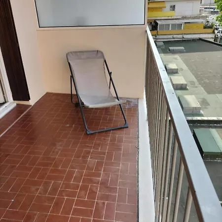 Апартаменти Location A Juan Les Pins Антіб